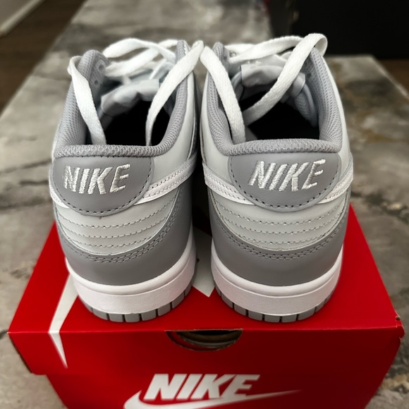 New Nike Dunk Low (GS) Pure Platinum/White-Wolf Grey Size 8 - Picture 7 of 8